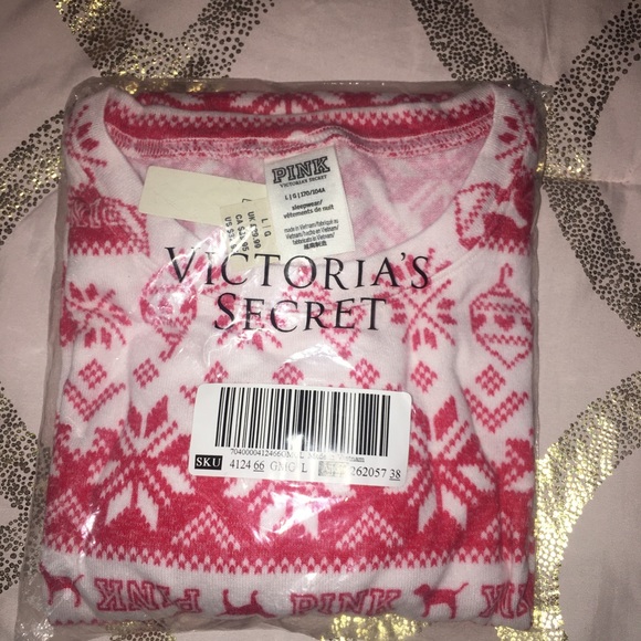 PINK Victoria's Secret Tops - Victoria Secret Pink Holiday Pajama Top